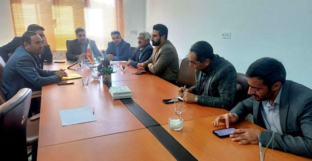 دانشآموزان چناران شهر صاحب مینیبوس شدند